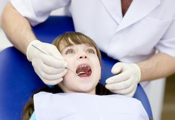 young girl at the dentist in coburg